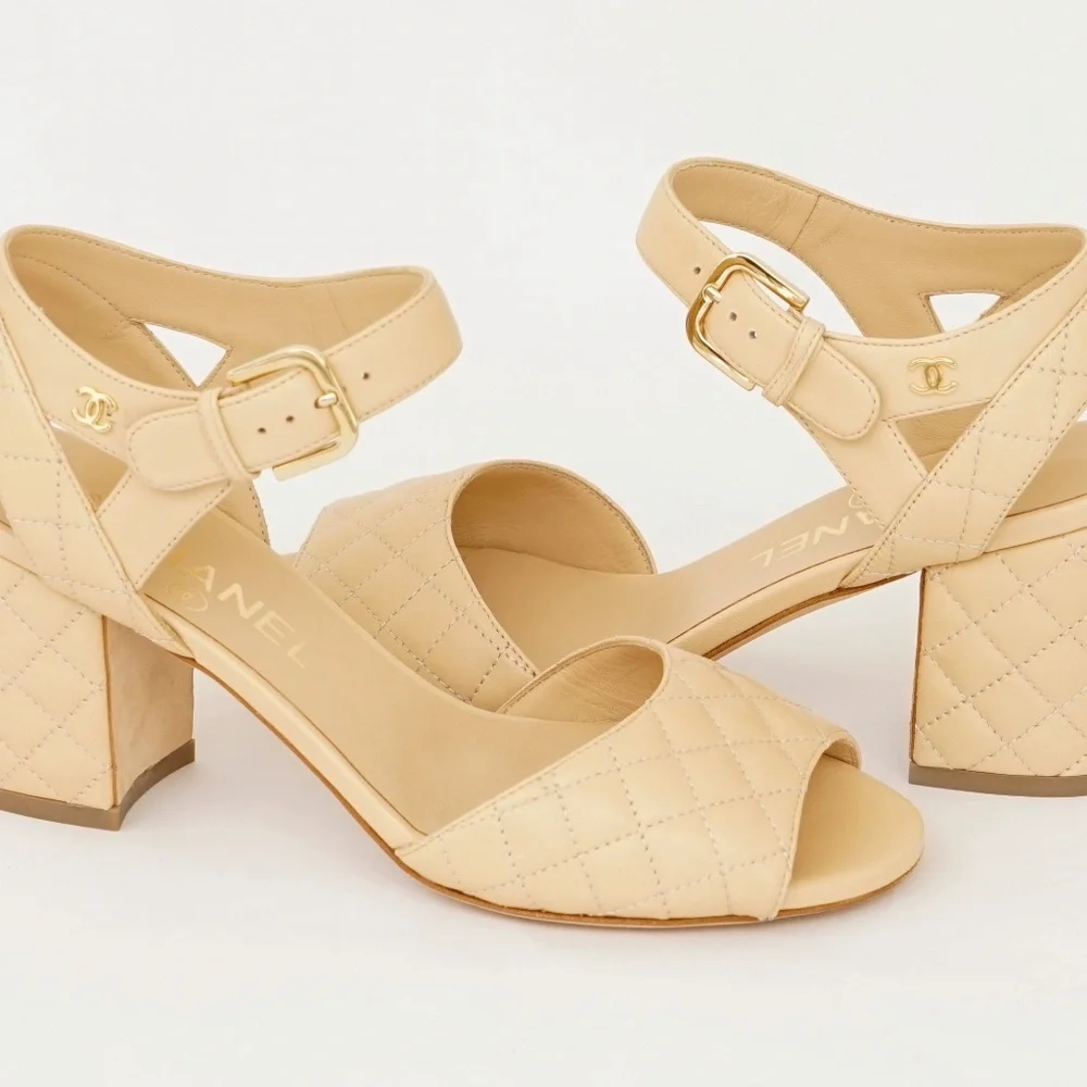 CHANEL Quilted Lambskin Sandals Beige - Picture 9 of 12